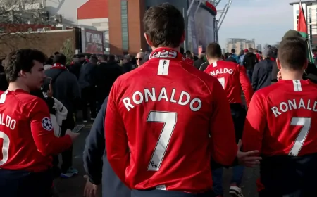 কেন ম্যানচেস্টার ইউনাইটেড রোনালদো, বেকহ্যাম ও কান্তোনার নাম লেখা জার্সি বিক্রি করছে না