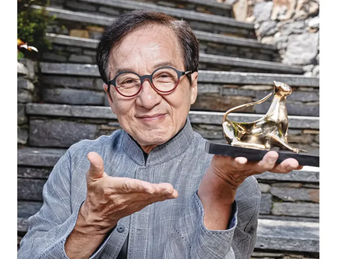 লোকার্নো চলচ্চিত্র উৎসবে ‘ক্যারিয়ার লেপার্ড’ পুরস্কার জিতলেন জ্যাকি চ্যান